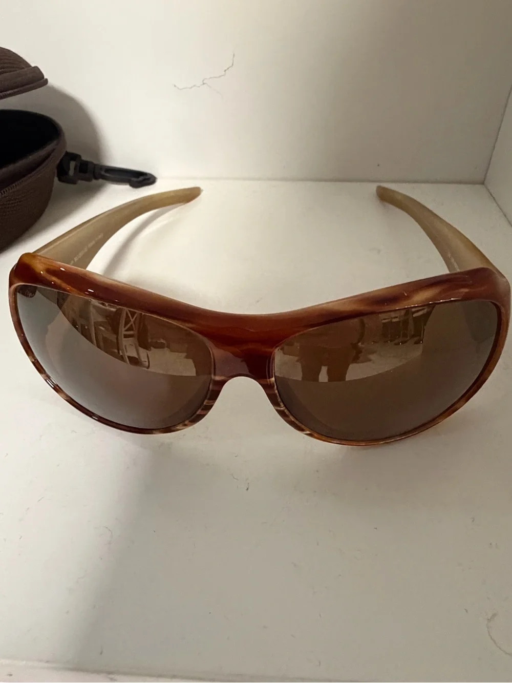 Maui Jim Brown Compact Travel Hard Case w/ Zip & Maui Jim Sunglasses